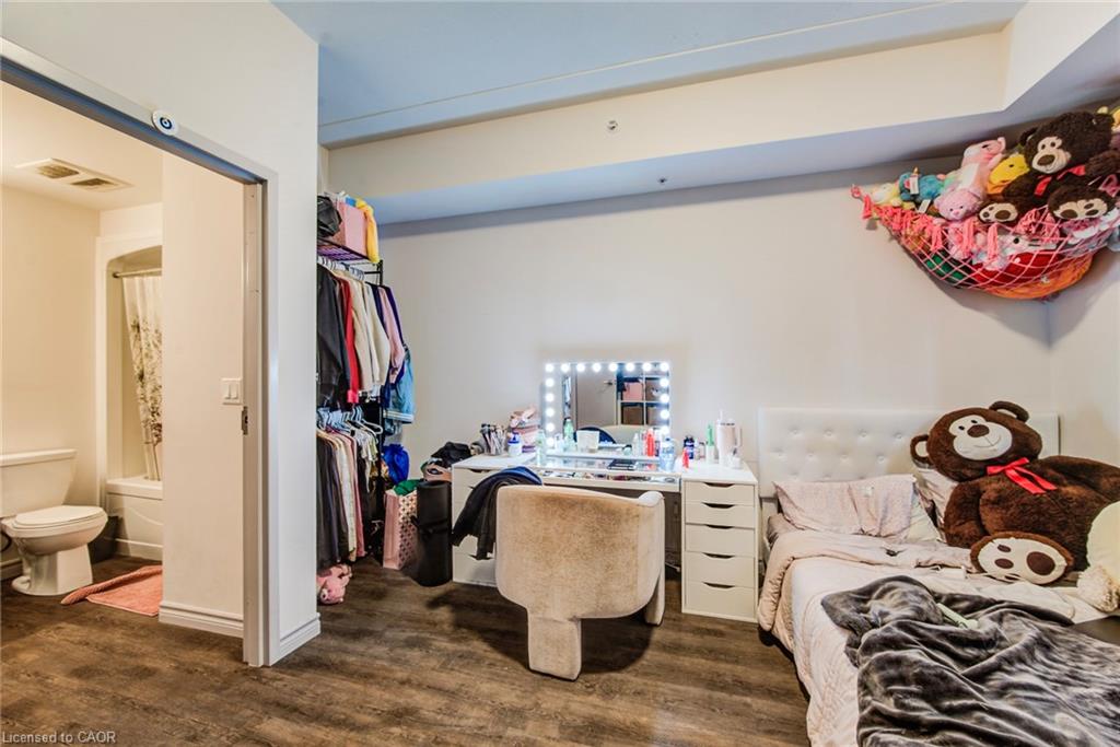 205-269 Sunview Street Property Photo 11