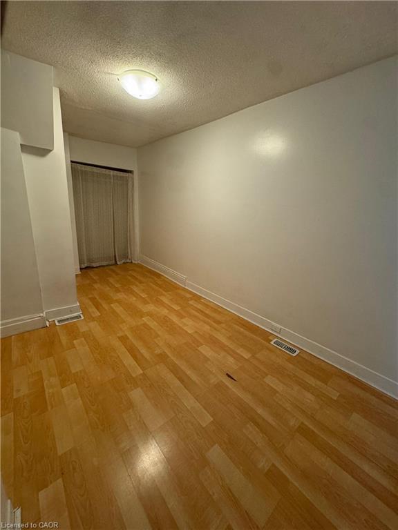 229 Grosvenor Avenue N Property Photo 8