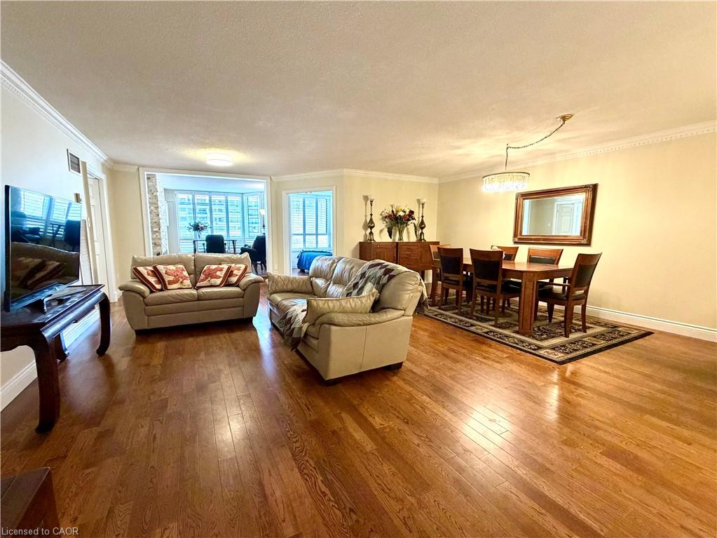 602-130 Carlton Street Property Photo 6