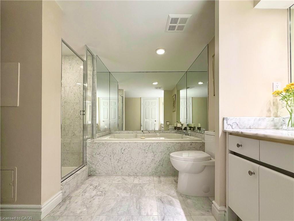 602-130 Carlton Street Property Photo 25