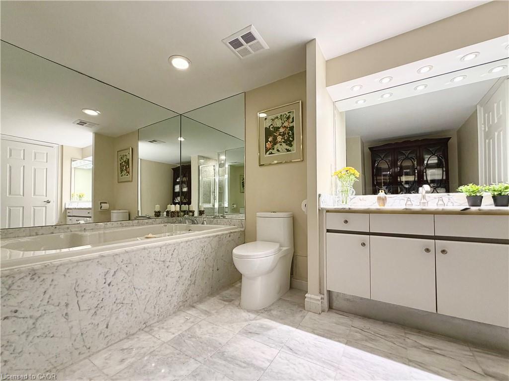 602-130 Carlton Street Property Photo 26