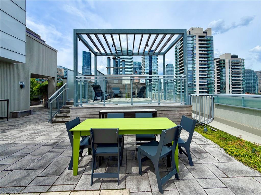 602-130 Carlton Street Property Photo 35