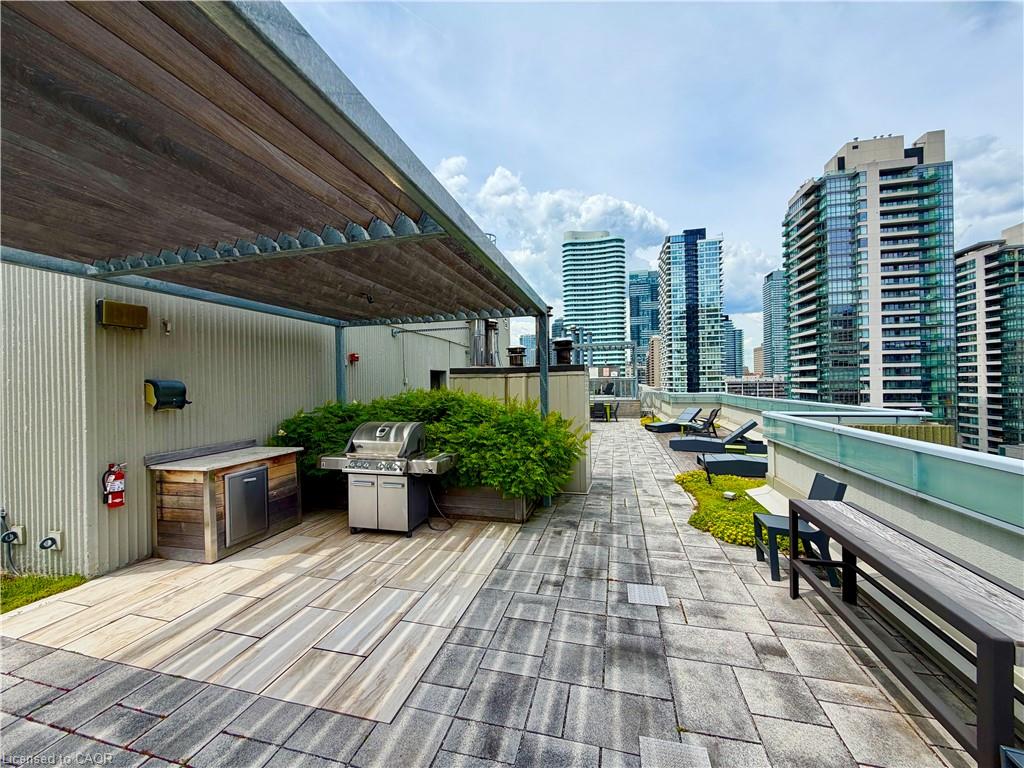 602-130 Carlton Street Property Photo 38