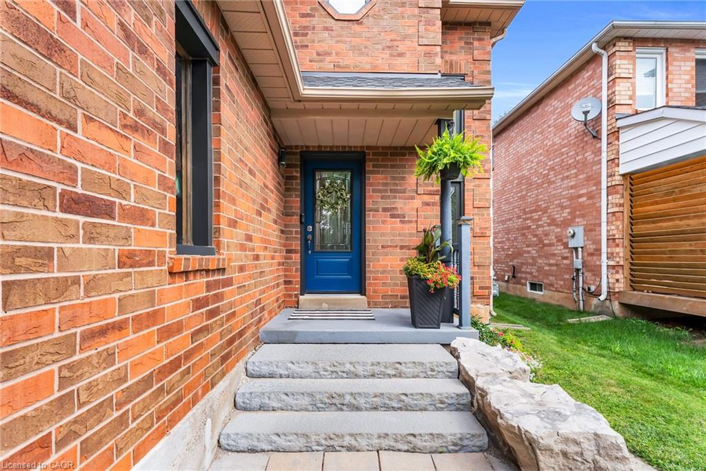 22 Mccullough Crescent Property Photo 3