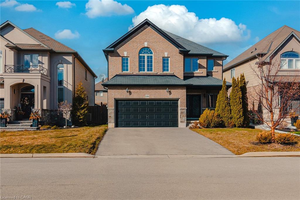 100 Garinger Crescent Property Photo 1