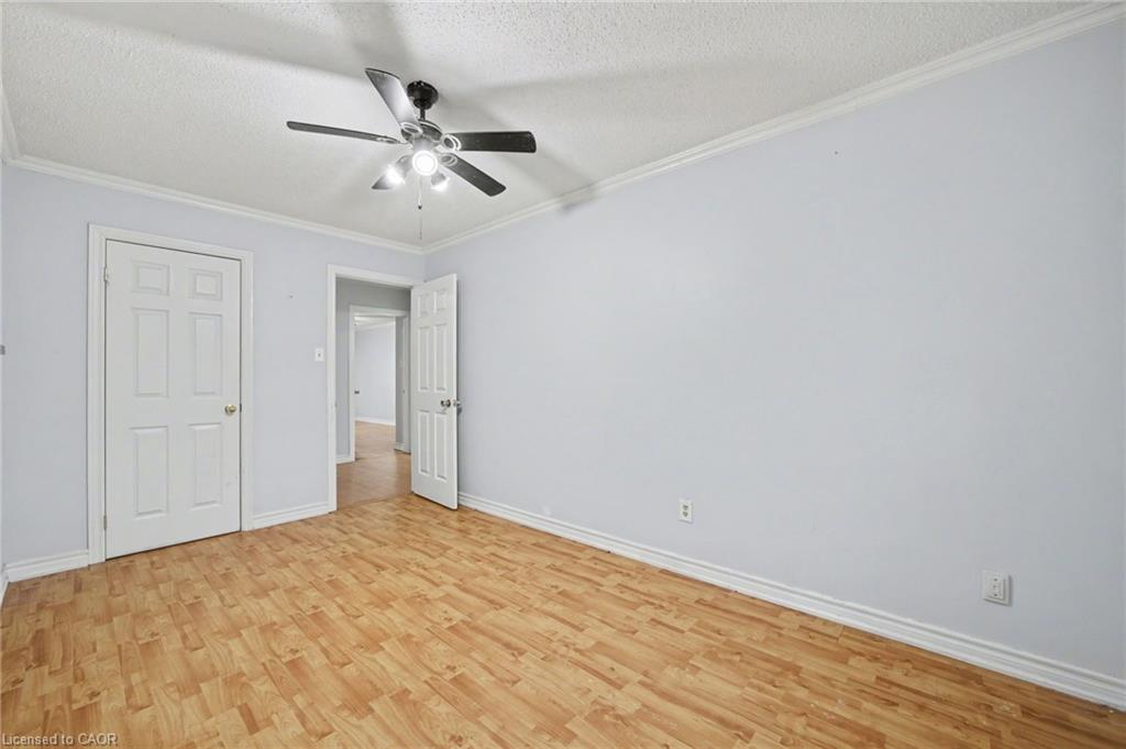993 Lucerne Crescent Property Photo 10