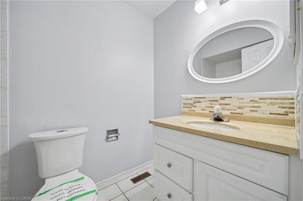 993 Lucerne Crescent Property Photo 15