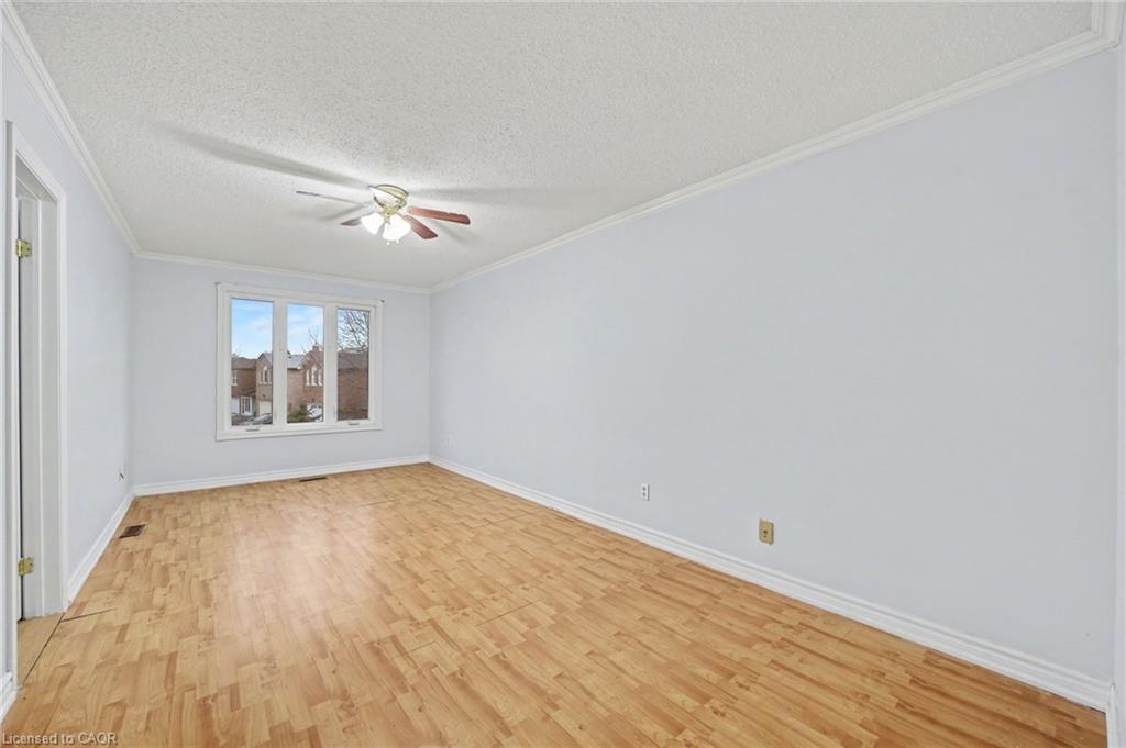993 Lucerne Crescent Property Photo 20