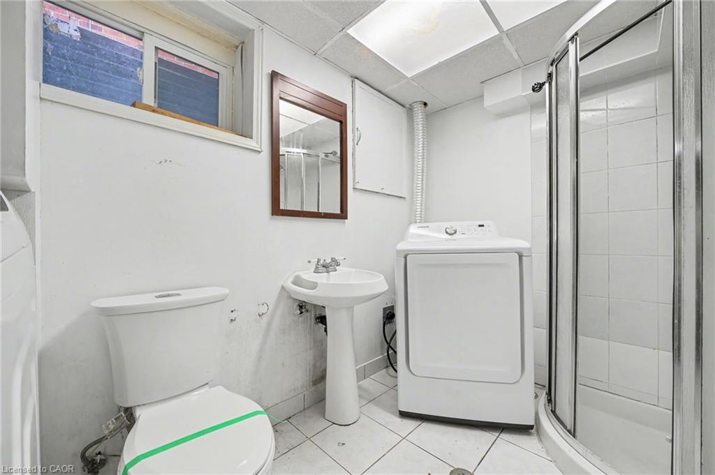 993 Lucerne Crescent Property Photo 30
