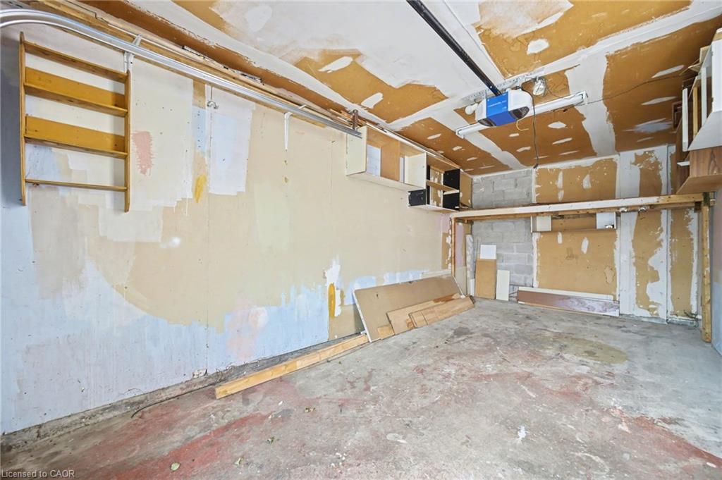 993 Lucerne Crescent Property Photo 32