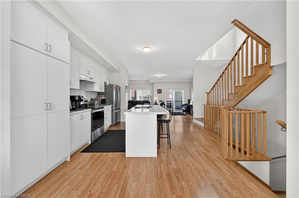 49 Lambert Lane Property Photo 8