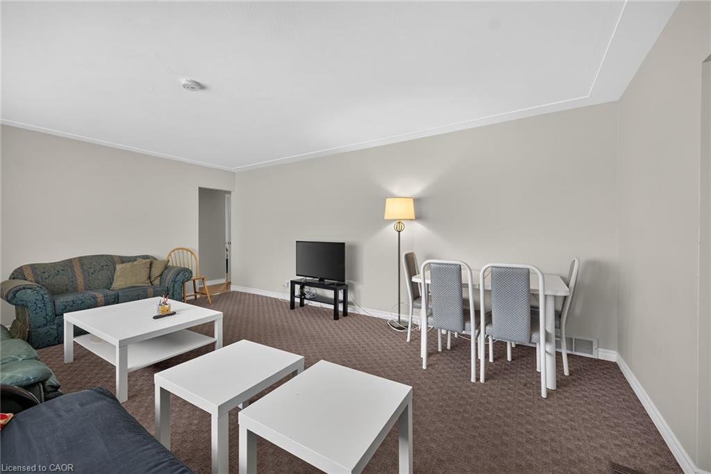 27 Ainslie Avenue Property Photo 9