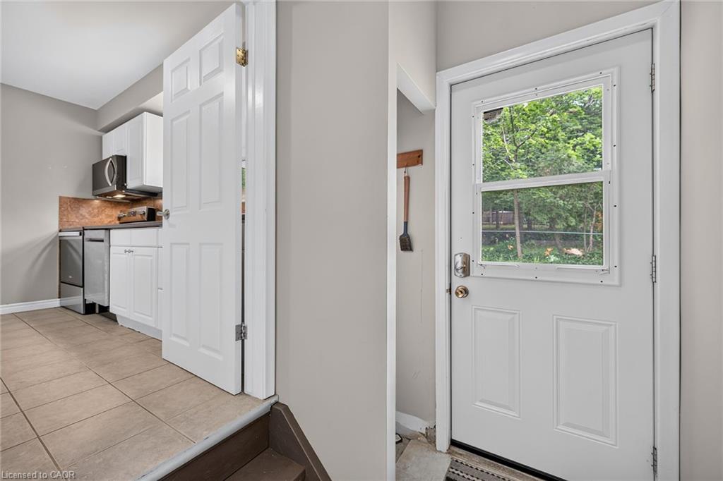 27 Ainslie Avenue Property Photo 26