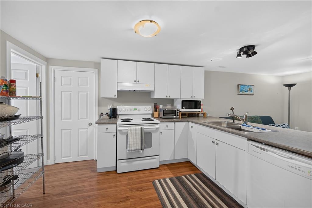 27 Ainslie Avenue Property Photo 28