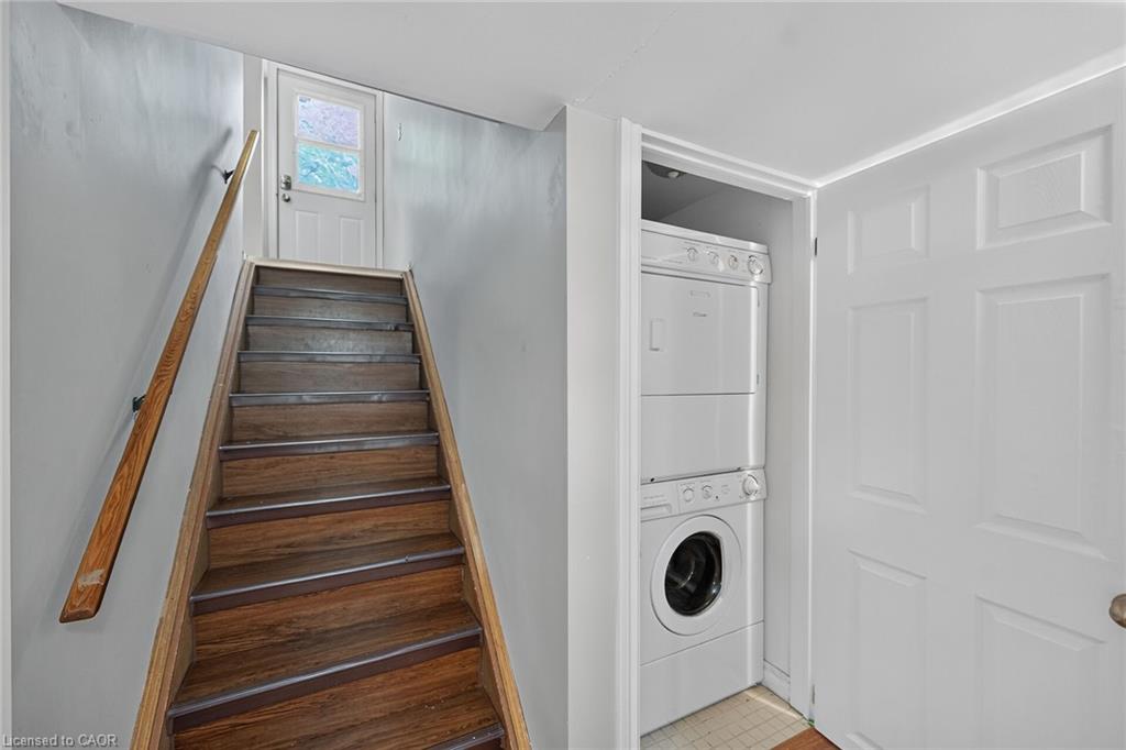 27 Ainslie Avenue Property Photo 41