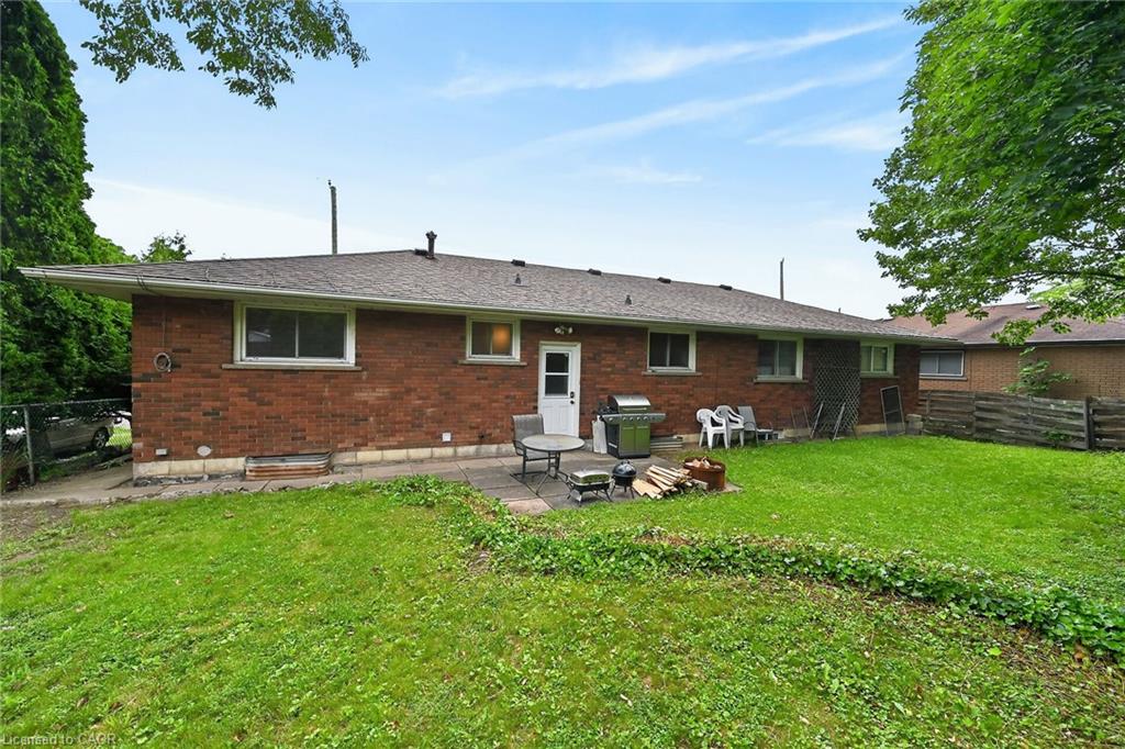 27 Ainslie Avenue Property Photo 45
