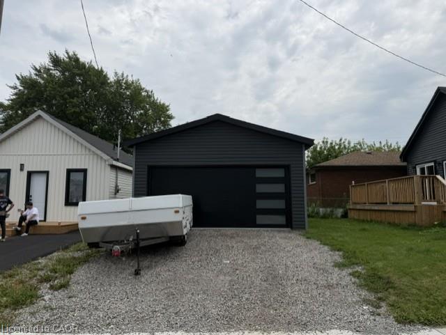 1239 Dunsmure Road Property Photo 3