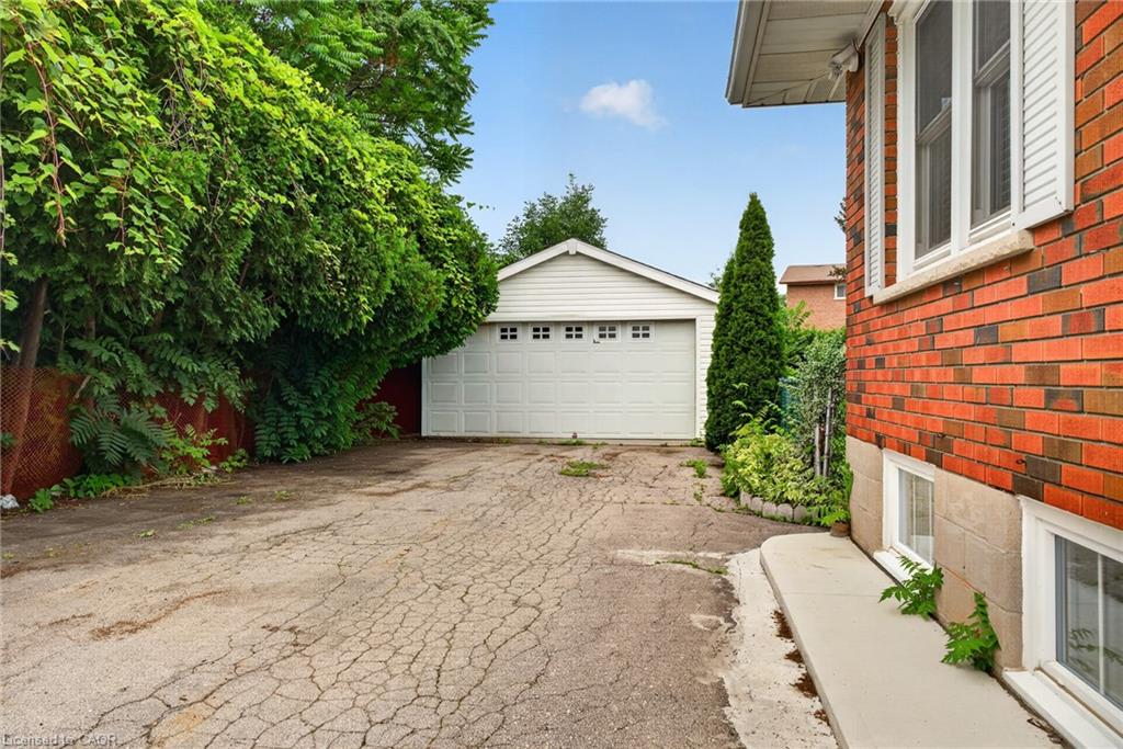 115 Green Road Property Photo 3
