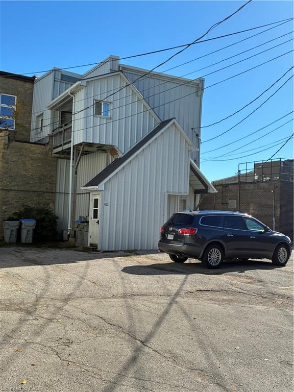 421 Main Street S Property Photo 2