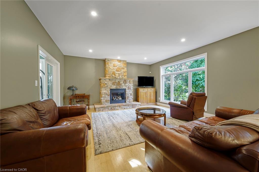 112 Dirksen Court Property Photo 14