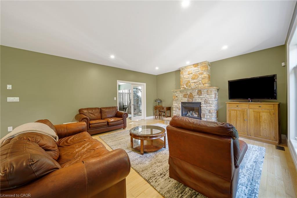 112 Dirksen Court Property Photo 15