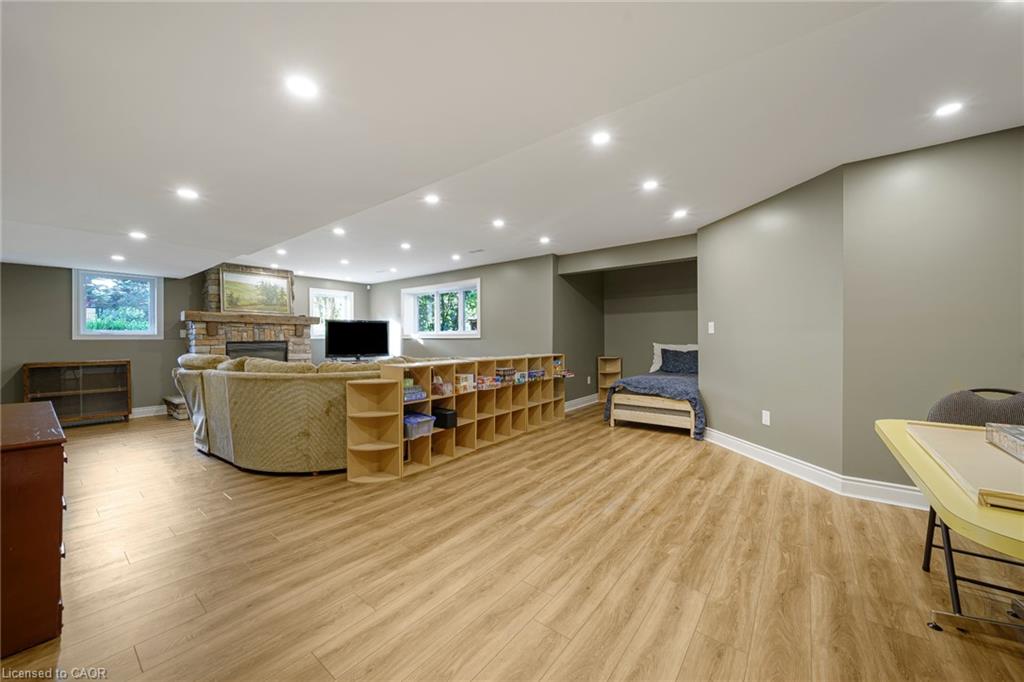 112 Dirksen Court Property Photo 33