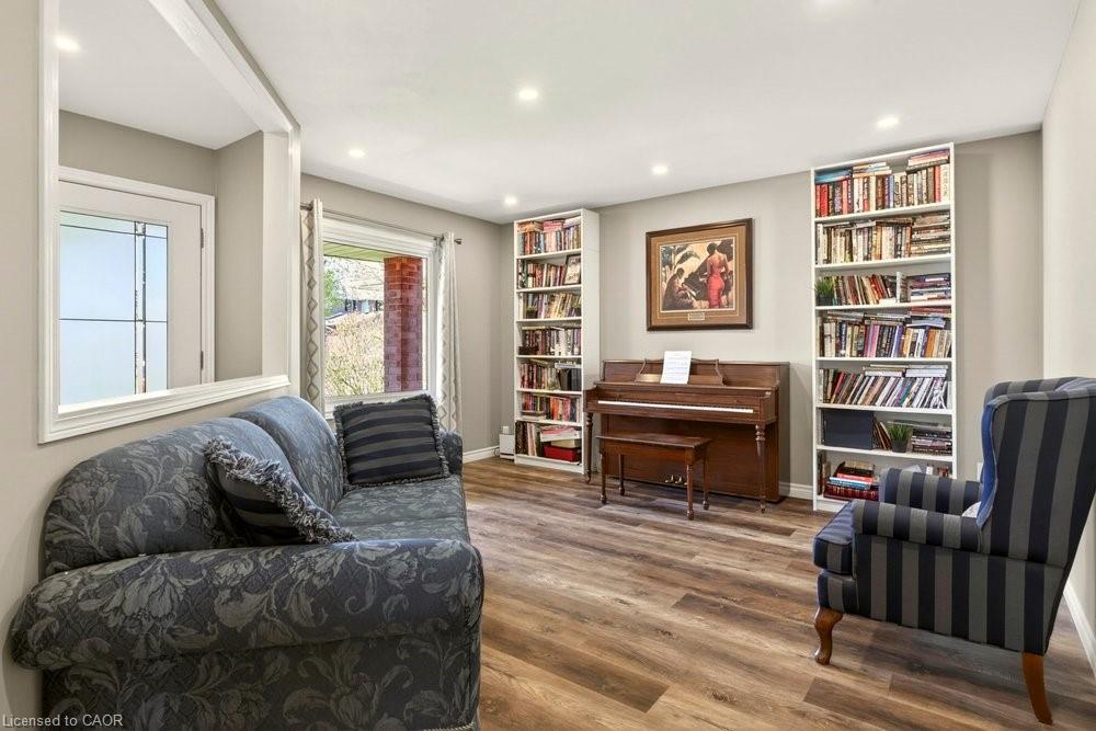 72 Gurnett Drive Property Photo 2