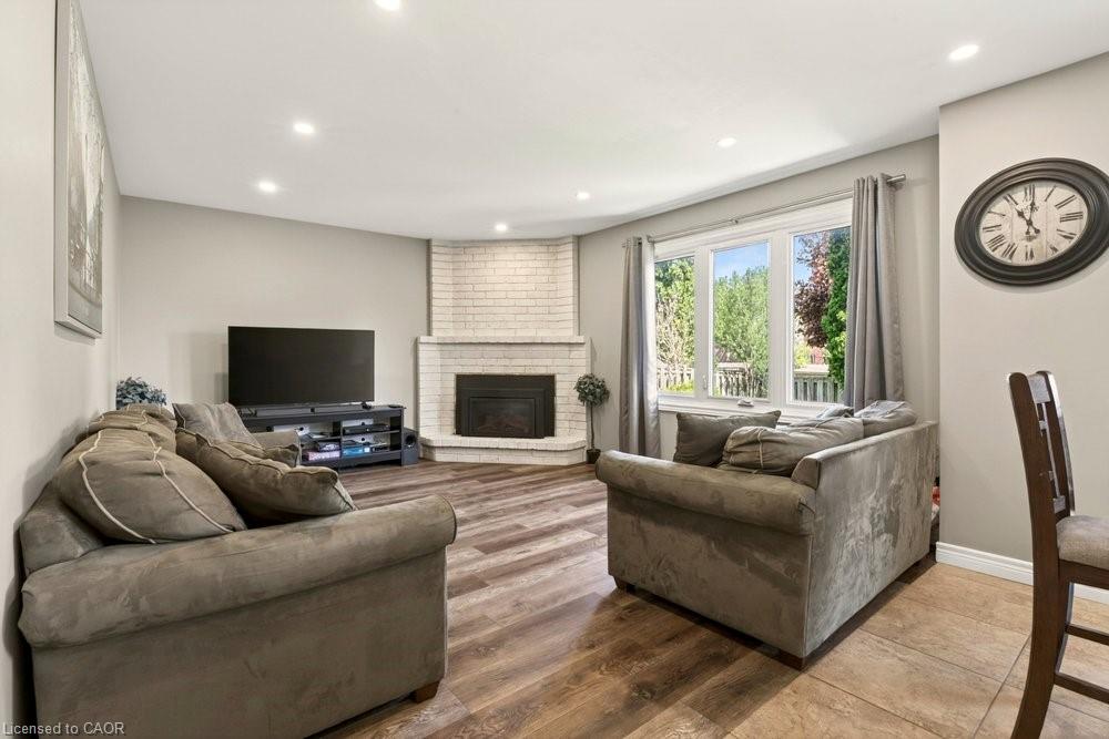 72 Gurnett Drive Property Photo 10