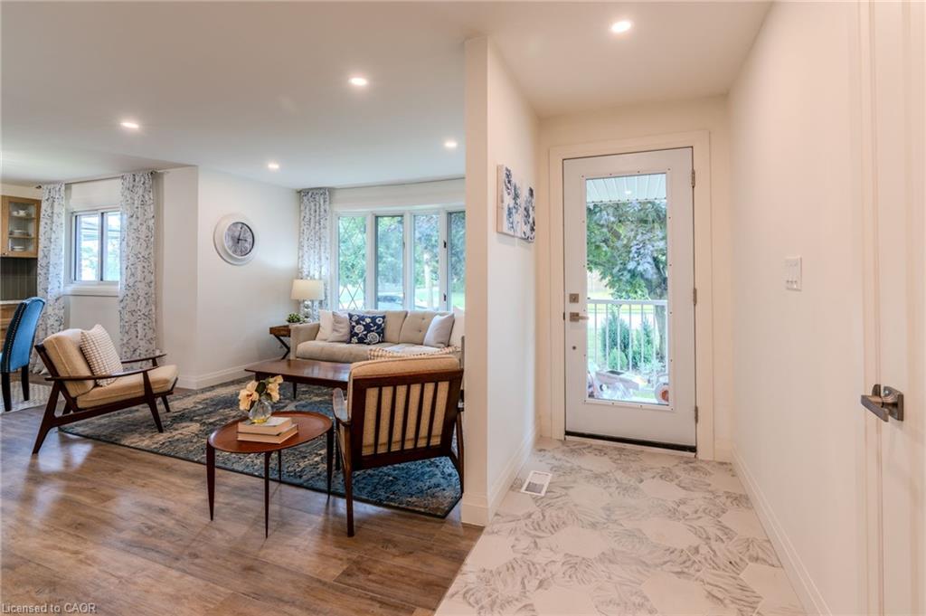 17 Woodsview Avenue Property Photo 2