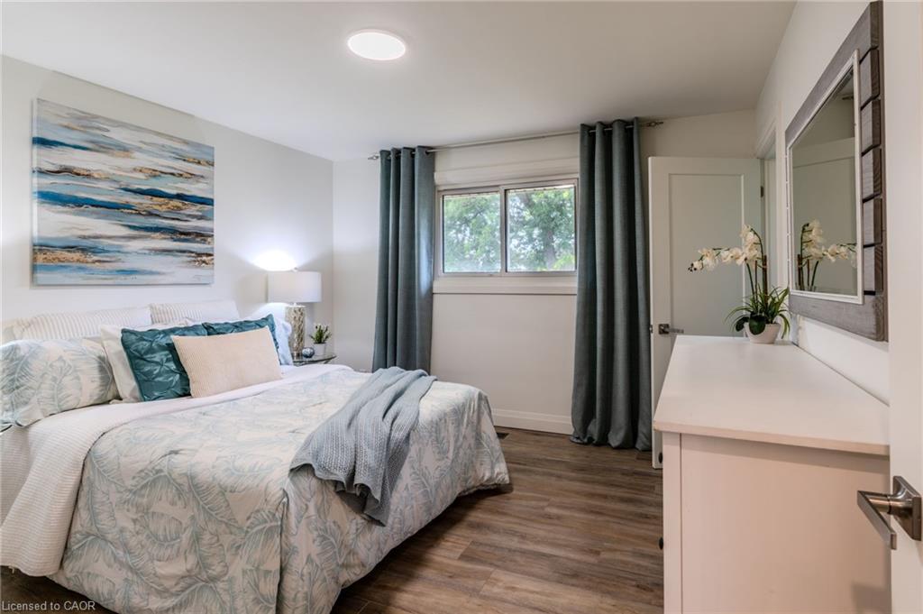 17 Woodsview Avenue Property Photo 10