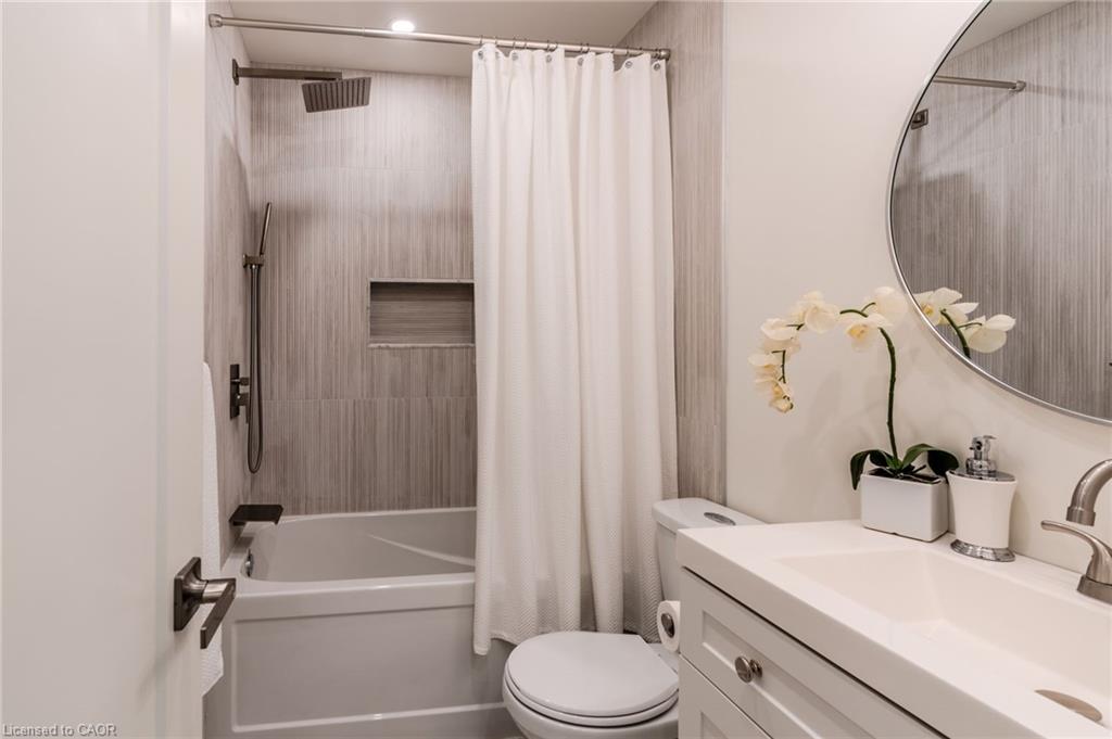 17 Woodsview Avenue Property Photo 12