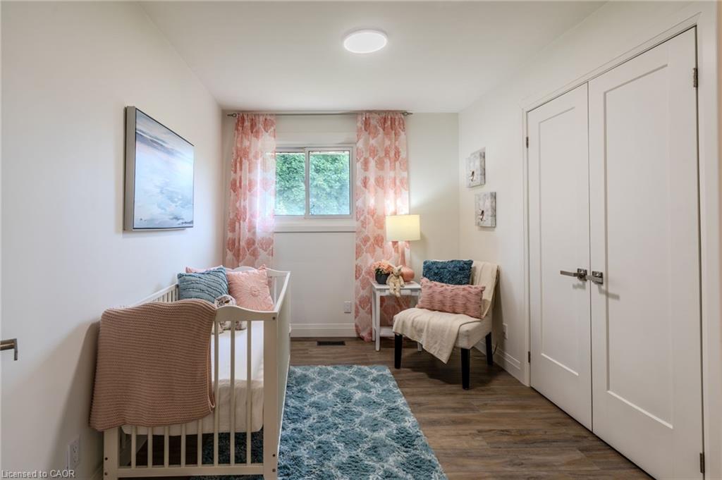 17 Woodsview Avenue Property Photo 15