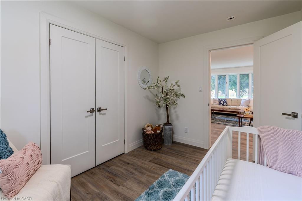 17 Woodsview Avenue Property Photo 16