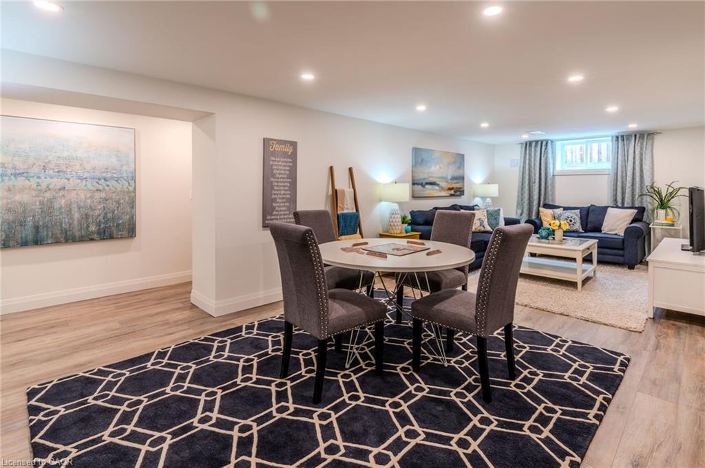 17 Woodsview Avenue Property Photo 18