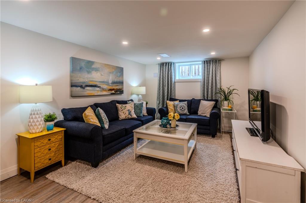 17 Woodsview Avenue Property Photo 19