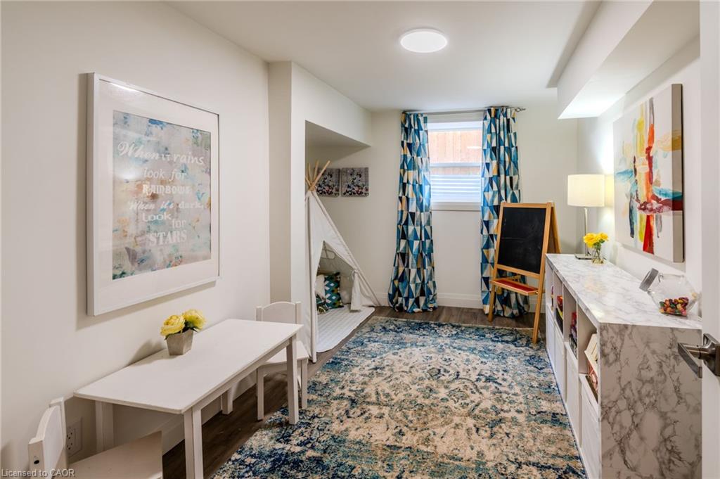 17 Woodsview Avenue Property Photo 21