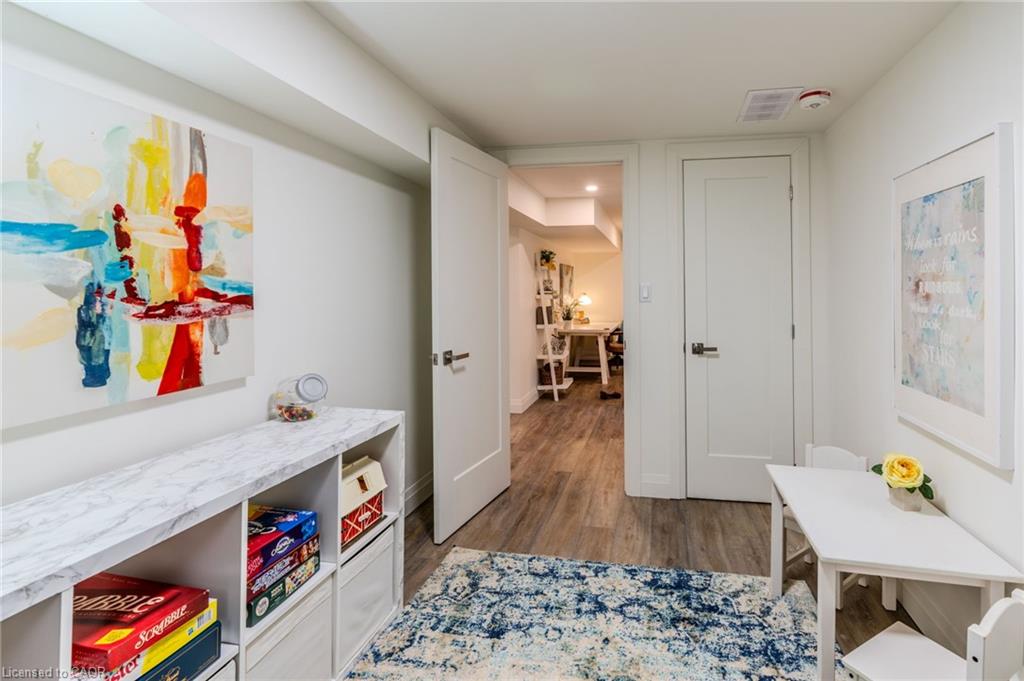 17 Woodsview Avenue Property Photo 22