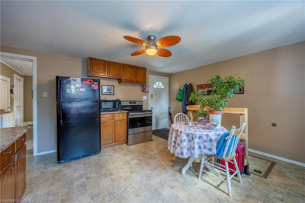302 Simcoe Street Property Photo 5