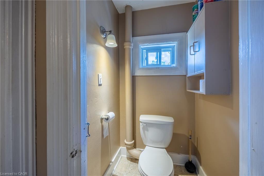 302 Simcoe Street Property Photo 15