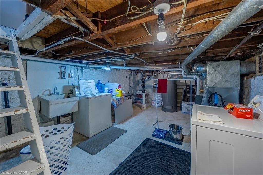 302 Simcoe Street Property Photo 19