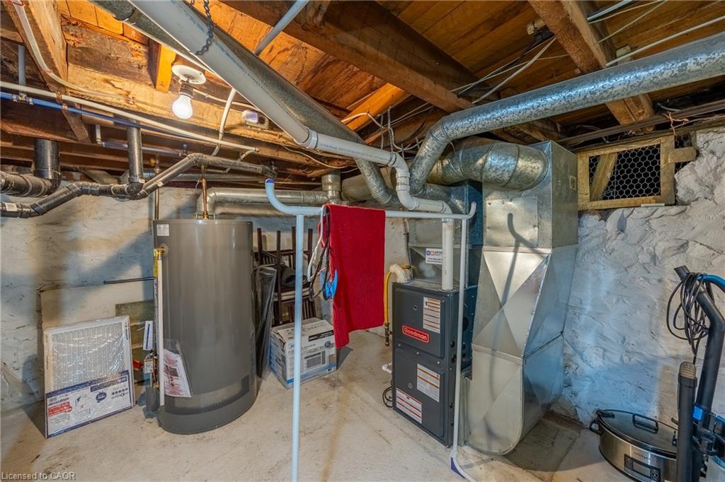 302 Simcoe Street Property Photo 20