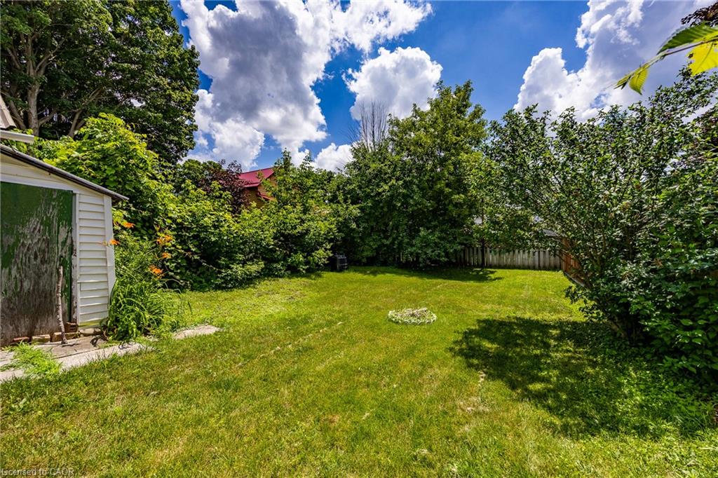 302 Simcoe Street Property Photo 23