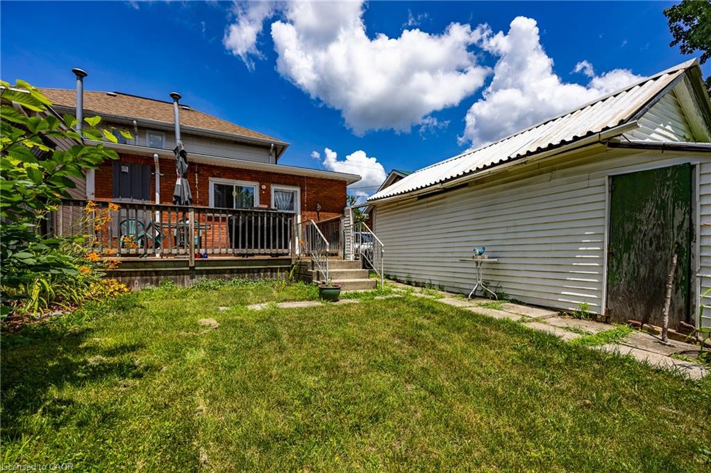 302 Simcoe Street Property Photo 24