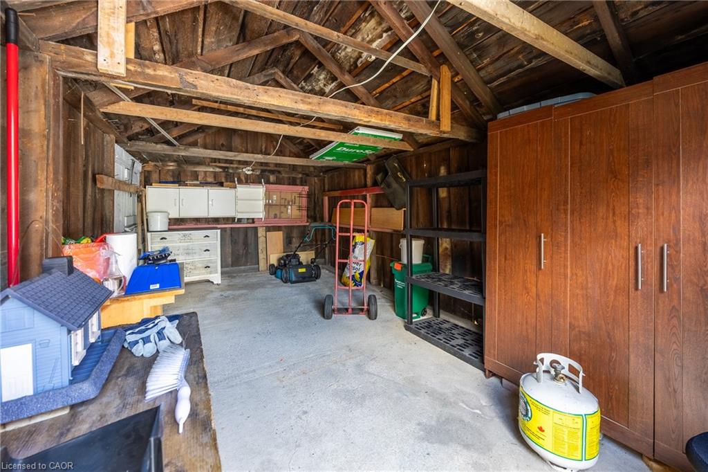 302 Simcoe Street Property Photo 25