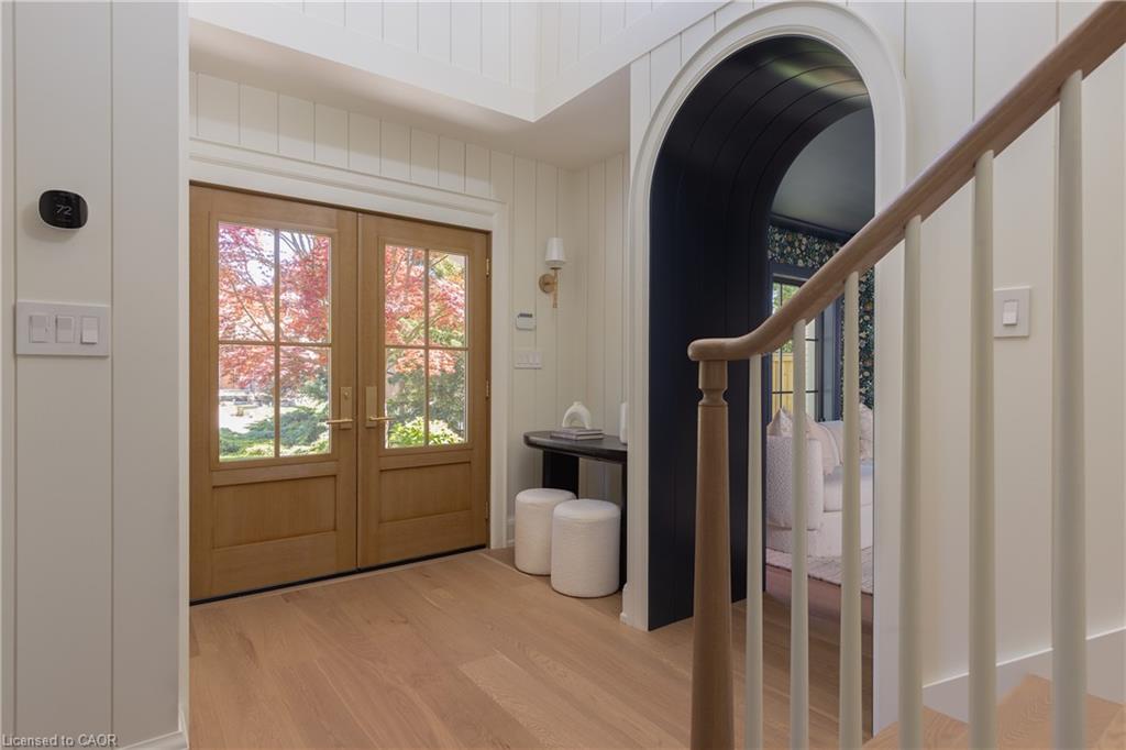 130 Edgecliffe Place Property Photo 4