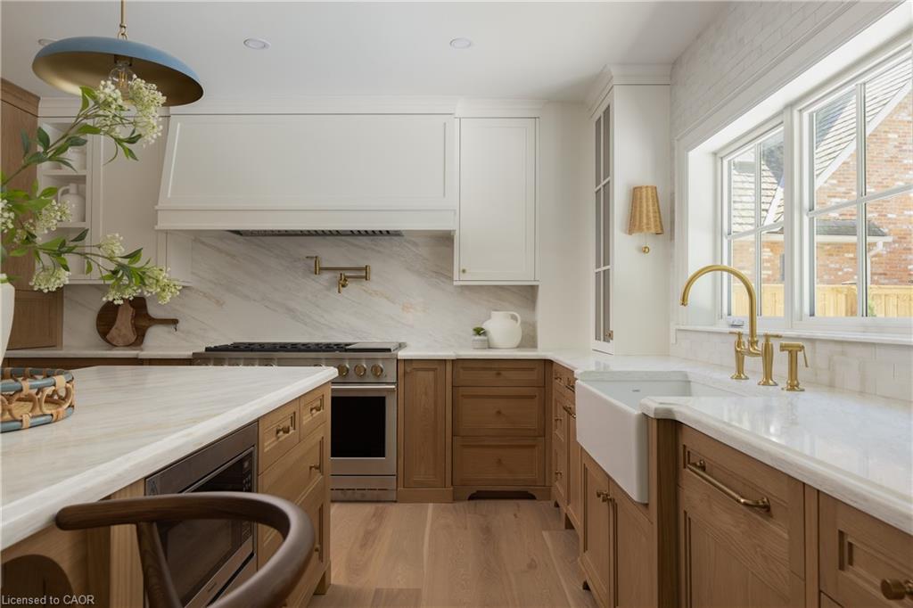 130 Edgecliffe Place Property Photo 8
