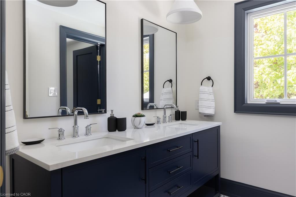 130 Edgecliffe Place Property Photo 36