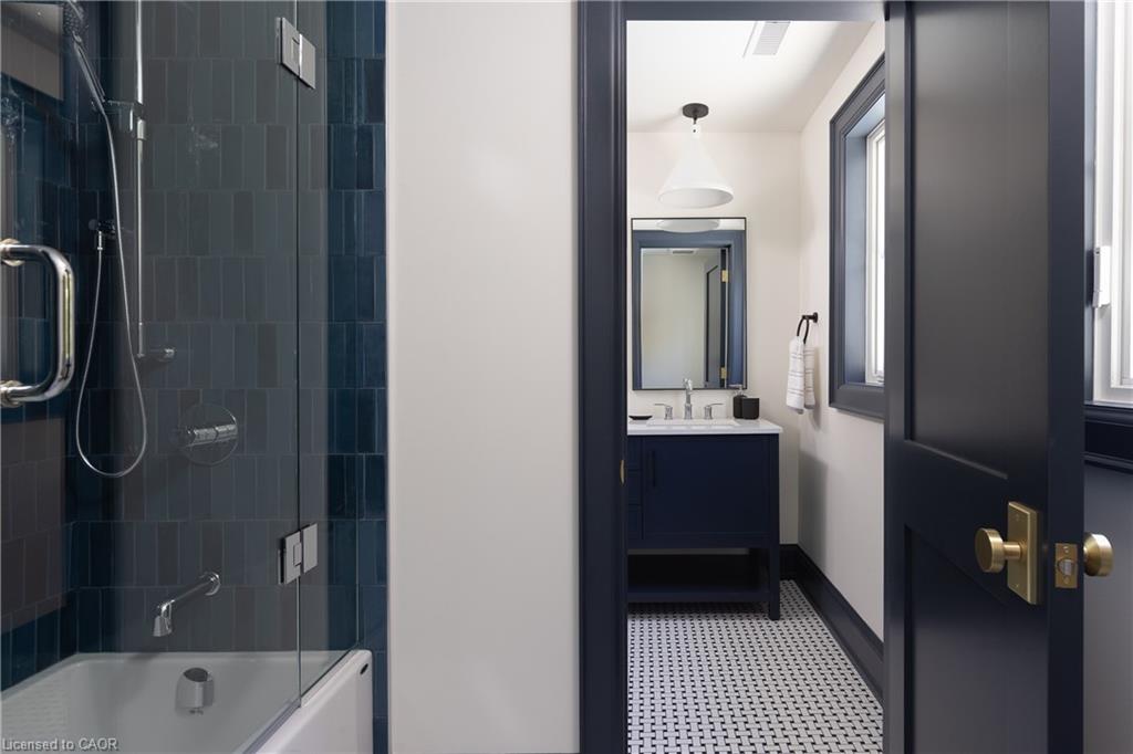 130 Edgecliffe Place Property Photo 37