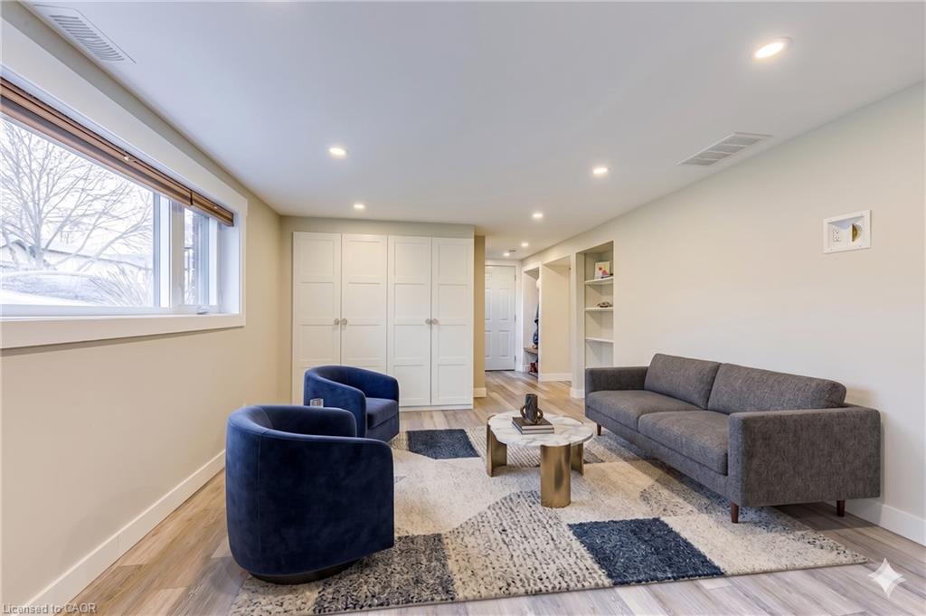 2128 Dunedin Road Property Photo 12