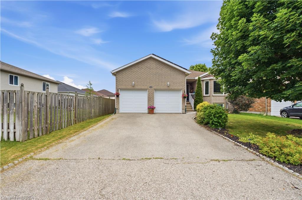 41 Griffiths Drive Property Photo 2
